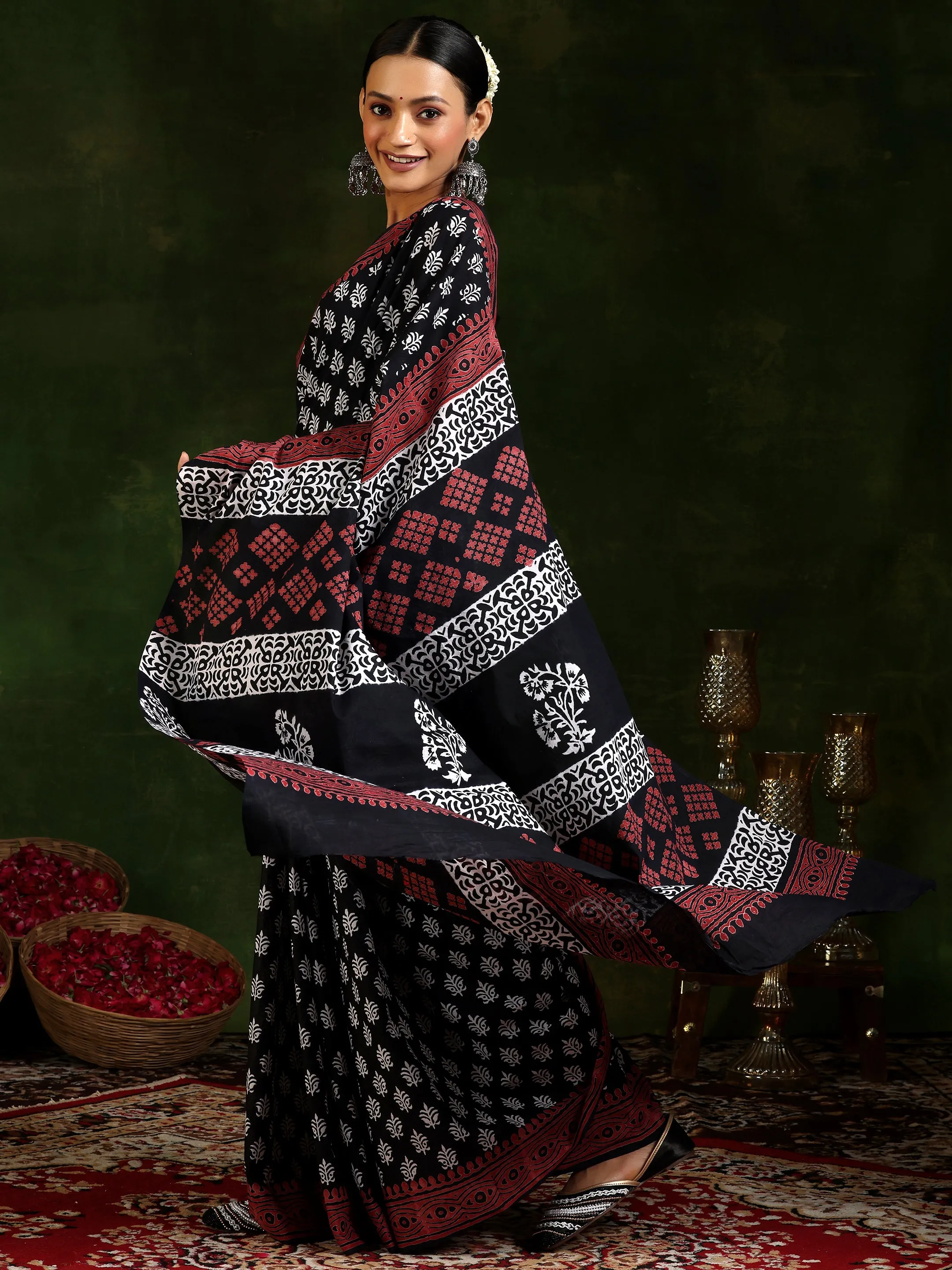 Black Printed Cotton Saree With Unstitched Blouse Piece